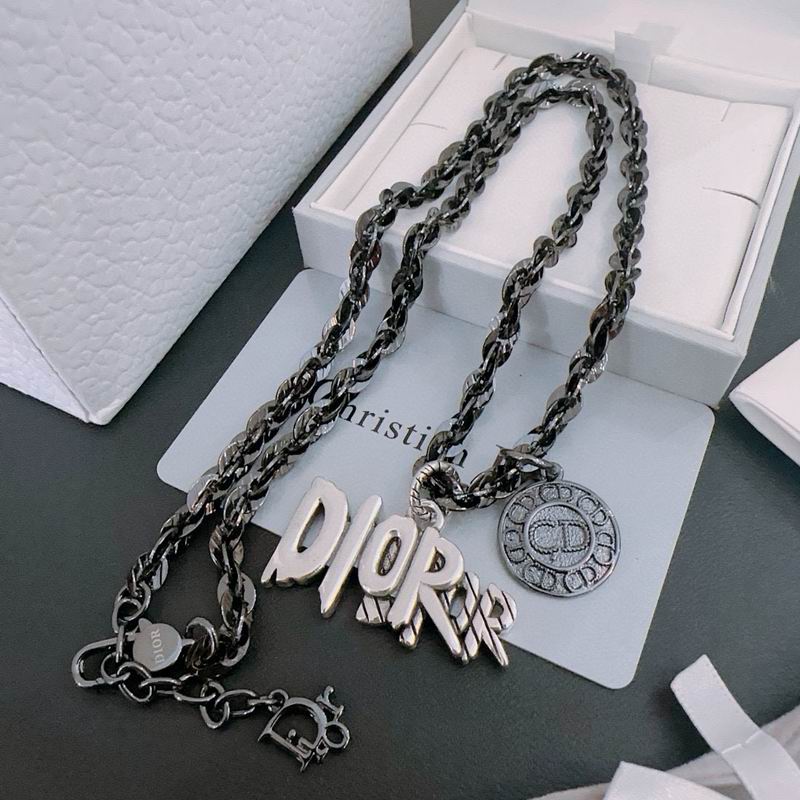 Dior Necklace 10yxx104